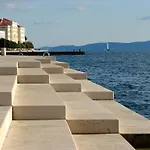 Mony * Ζαντάρ